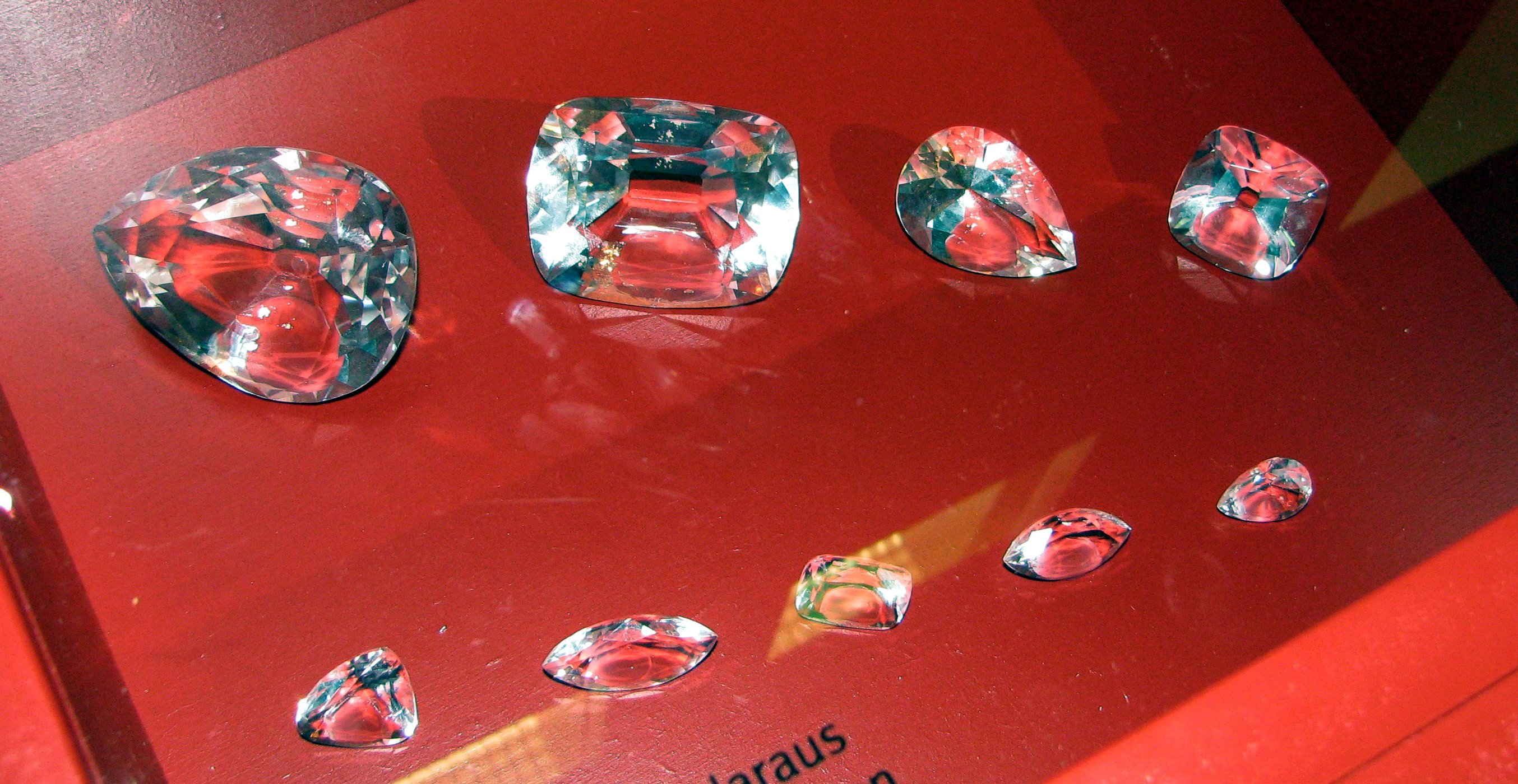 6 Precious Diamond Cuts For Every Diamond Anniversary Ring Style - Dazzling Rock
